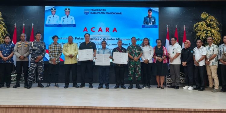 Teken Pakta Integritas, Bupati Minta Distributor Minuman Beralkohol  Jujur dan Patuhi Perda 
