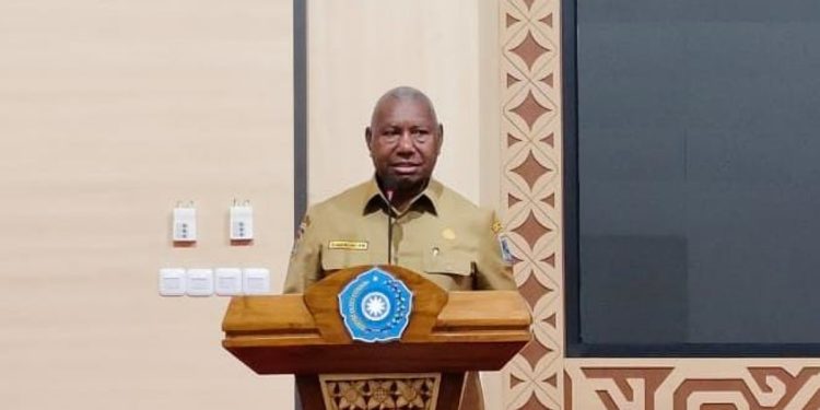 Hubungi Kapolda, Kabinda, dan Bupati Manokwari, Gubernur PB Minta Peredaran Miras Stop Sementara