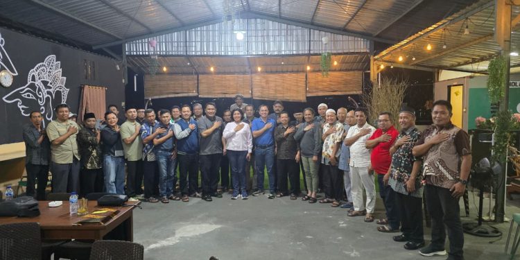 ‎Wakapolda Papua Barat Silaturahmi Bersama Ketua Peguyuban IKASWARA di Manokwari