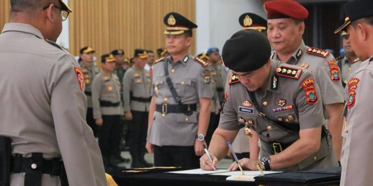 Jabatan Wakapolda dan 7 PJU Polda Papua Barat Diserahterimakan