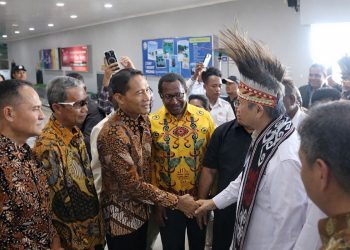 Gubernur Elisa , Kapolda  dan Forkopimda PBD Sambut Kedatangan Rombongan Hasim Djojohadikusomo