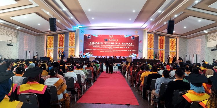 419 Wisudawan Jadi Lulusan Akreditas Unggul Pertama Unimuda Sorong