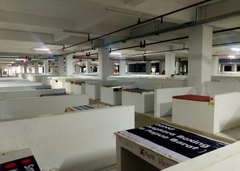 Enggan Memanfaatkan Meja, Pedagang Sayur Memilih Berjualan di Bagian Luar