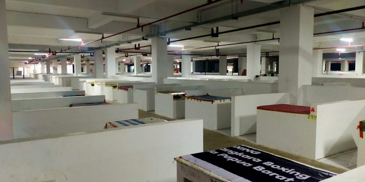 Enggan Memanfaatkan Meja, Pedagang Sayur Memilih Berjualan di Bagian Luar