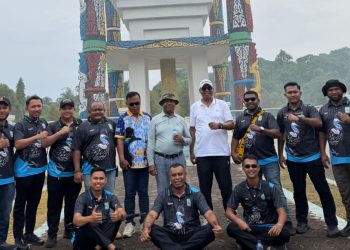 Gubernur Mandacan dan Wagub Lakotani Pimpin ASN Bersihkan Pulau Mansinam Jelang HUT PI Ke-171 Tahun