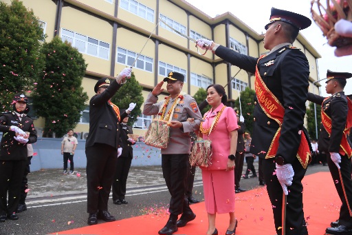 Resmi Pimpin Polda Papua Barat, Brigjen Pol Alfred Papare : Lanjutkan Prestasi Pendahulu dan Perkuat Sinergi
