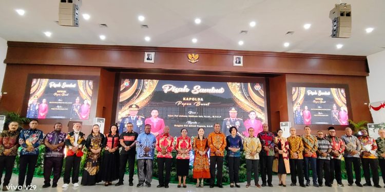 Kapolda Papua Barat Pimpin Ramah Tamah dan Pisah Sambut di Gedung Arfak Conventional