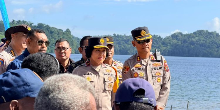 Wakapolda Papua Barat Resmikan SPPG Terpencil di Kampung Wamesa Dukung Program MBG