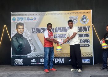 Ricky Kambuaya Identifikasi Bakat Pesepakbola Muda Papua Lewat Ajang RK U-17 League