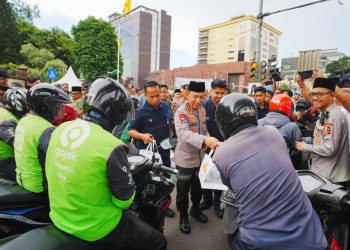 Bagikan Takjil dan Buka Puasa Bersama Bareng Insan Pers, Kapolri: Suara Media Suara Publik