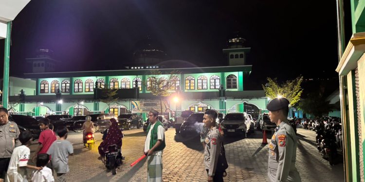 Hadir di Tengah Masyarakat, Polresta Manokwari Amankan Ibadah Tarawih Selama Ramadan 1447 Hijriah
