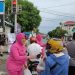 Bersama Bhayangkari, Polresta Manokwari Berbagi Takjil di Bulan Suci Ramadan