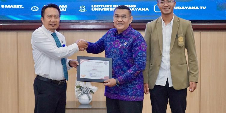 Bicarakan Digitalisasi Layanan Pertanahan di Universitas Udayana, Wamen Ossy: Bukan Sekadar Ganti Dokumen Kertas ke Digital