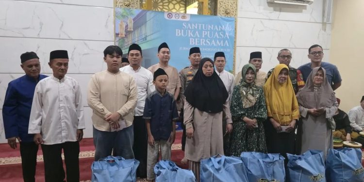 Polri Bersama Jurnalis Beri Santunan untuk 100 Anak Yatim Piatu
