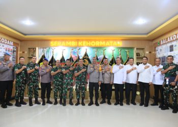 Kapolda Papua Barat Silaturahmi Bersama Pangdam XVIII/Kasuari, Perkuat Sinergitas TNI–Polri