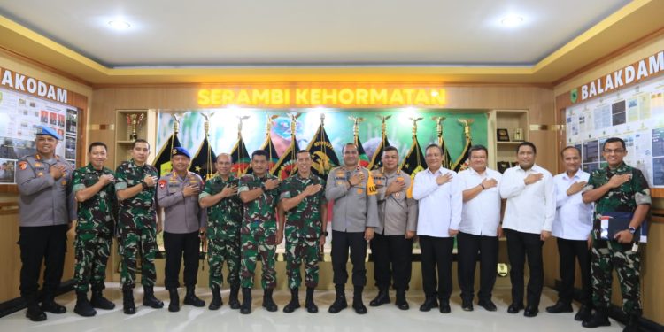 Kapolda Papua Barat Silaturahmi Bersama Pangdam XVIII/Kasuari, Perkuat Sinergitas TNI–Polri