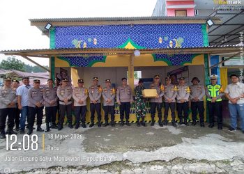 Kapolresta Beserta Ketua Bhayangkari Cabang Kota Manokwari Kunjungi Pos Ketupat Mansinam