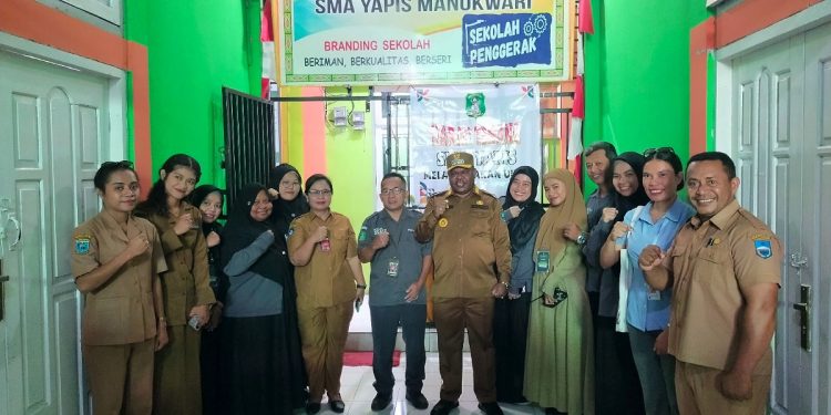 Bupati dan Wakil Bupati Tinjau Pelaksanaan UAS SMA-SMK