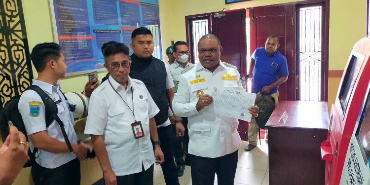 Bupati Tinjau Pelayanan di Kantor Disdukcapil