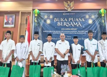 Momen Buka Puasa Bersama, BPN Papua Barat Santuni Anak Yatim