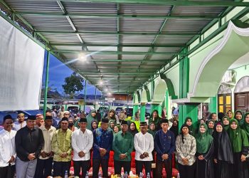 Buka Puasa Bersama Jamaah Masjid Al-Falah,  Gubernur Mandacan Ajak Umat Perkuat Silaturahmi dan Persaudaraan