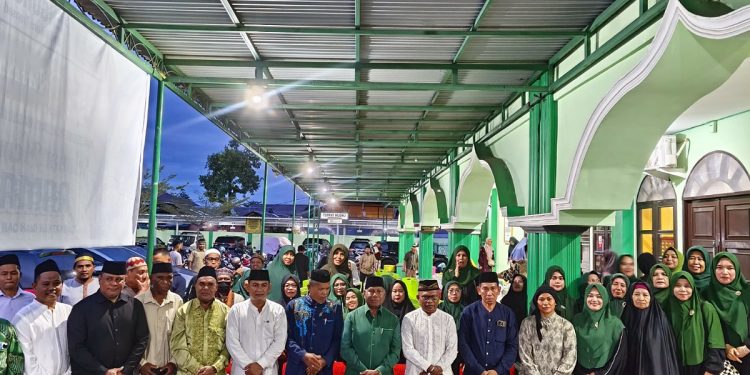 Buka Puasa Bersama Jamaah Masjid Al-Falah, Gubernur Mandacan Ajak Umat Perkuat Silaturahmi dan Persaudaraan