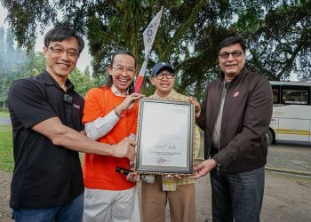 11 Jam Live TikTok Tanpa Putus Bareng Indosat, Dave Hendrik – Iwet Ramadhan Pecahkan Rekor MURI