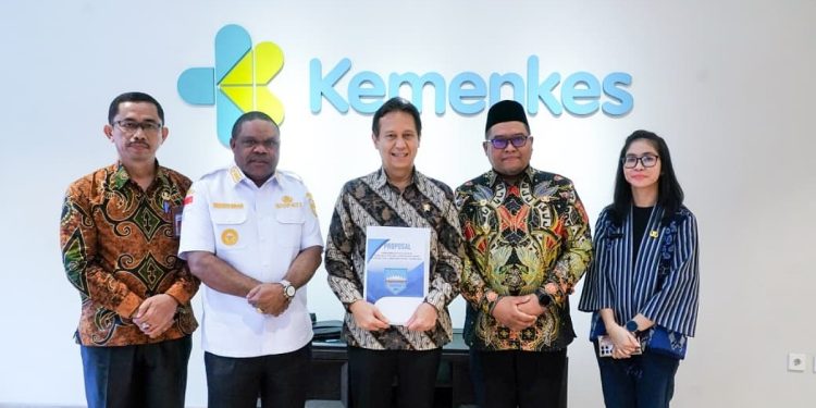 Bupati Temui Menkes Serahkan Permohonan Rumah Sakit, Puskesmas, dan Labkesmas