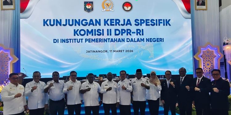 Gubernur dan Sekda Papua Barat Hadiri Kunjungan Kerja Komisi II DPR di IPDN, Wamendagri Soroti Peran Alumni