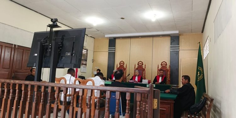 Tanpa Didampingi Penasehat Hukum, Mantan Pegawai Bank Papua Cabang Ransiki Dituntut 7,5 Tahun Penjara