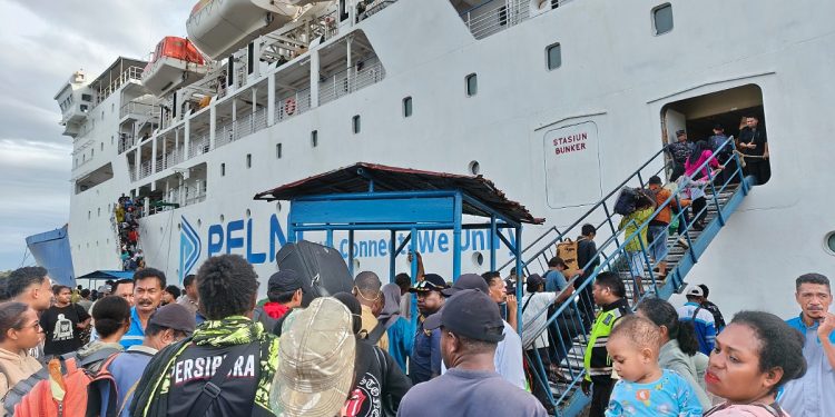 Masyarakat Manokwari Manfaatkan Diskon 30 Persen Tiket Kapal Pelni