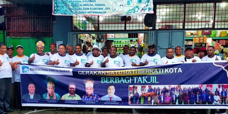 Gerakan Satu Hati Berkati Kota, Bamagnas Bersama Anggota DPR dan DPD RI Bagi 1.000 Takjil