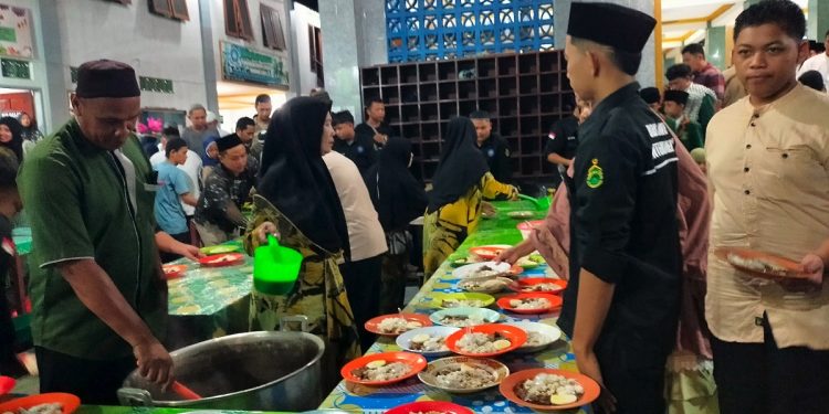 Masjid Ridwanul Bahri Fasharkan Siapkan 450 Porsi Berbuka Puasa setiap Hari