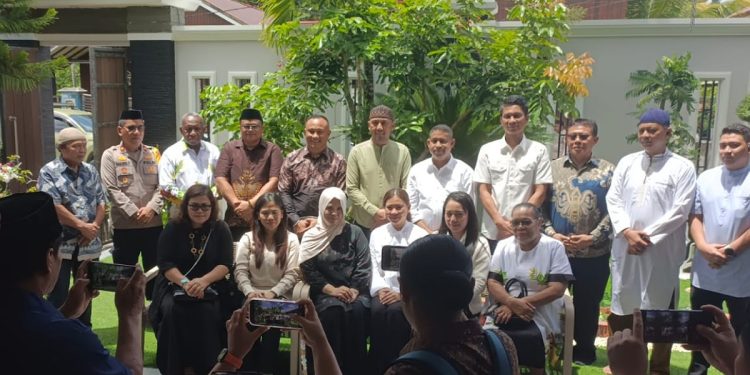 Bupati Teluk Bintuni Bersama Forkopimda Silaturahmi Lebaran ke Kediaman Wakil Ketua II DPRK
