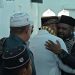 Bupati Bernard Sambangi Umat Muslim di Masjid An-Nur Ransiki Sambil Bermaaf-maafan