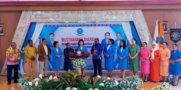 Bupati Harap PWKI Menjadi Organisasi yang Dapat Mengumpulkan Semua Perempuan Kristen