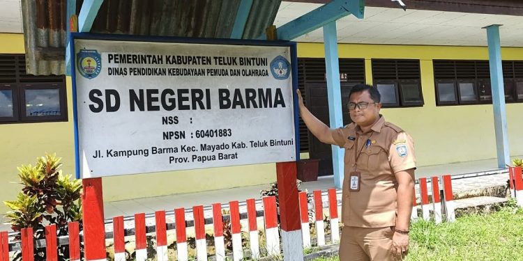 Belajar Mengajar di Teluk Bintuni Tetap Tatap Muka, Kadis Ajak Semua Pihak Dukung Pendidikan