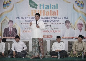 Hadiri Halalbihalal dan Penyerahan Sertipikat Tanah Wakaf PCNU Indramayu, Menteri Nusron Ajak NU Berikan Kebermanfaatan bagi Masyarakat