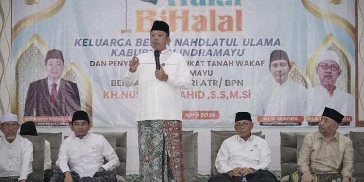 Hadiri Halalbihalal dan Penyerahan Sertipikat Tanah Wakaf PCNU Indramayu, Menteri Nusron Ajak NU Berikan Kebermanfaatan bagi Masyarakat