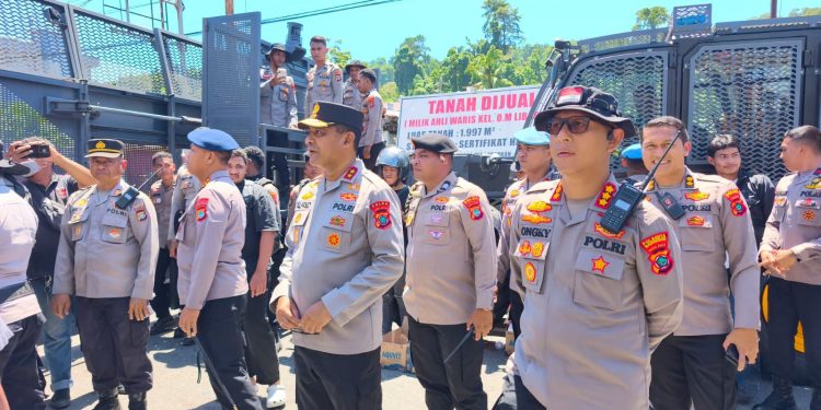 Polda Papua Barat Layani Aksi Unjuk Rasa Mahasiswa secara Humanis dan Kondusif