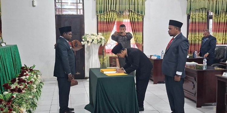 La’Mango Resmi Jadi Anggota DPRK Mansel Melalui Mekanisme PAW
