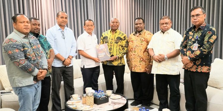 DPR-PB Dukung Gubernur Perjuangkan Penataan Tambang dan PI 10% Migas