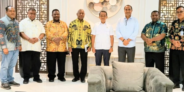 MRP Papua Barat : Penataan Tambang Harus Lindungi Hak Masyarakat Adat