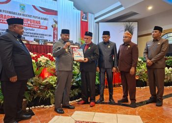 Sampaikan LKPJ TA 2025, Gubernur Mandacan Paparkan Realisasi APBD Capai 81,43 Persen