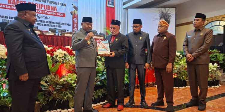 Sampaikan LKPJ TA 2025, Gubernur Mandacan Paparkan Realisasi APBD Capai 81,43 Persen