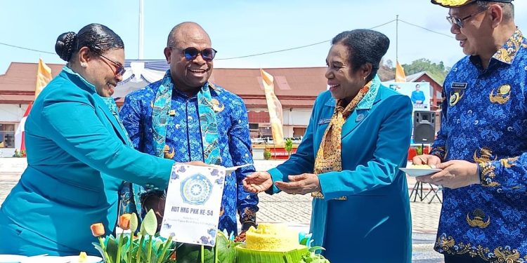 Peringati HKG ke-54, Walikota Sorong Berharap PKK Jadi Mitra Strategis