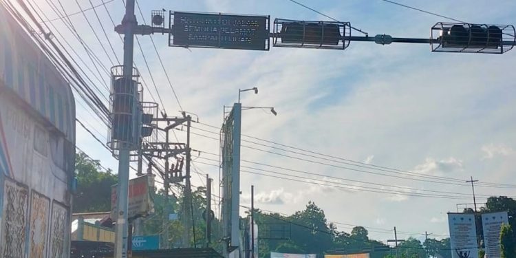 Lampu Lalu Lintas di Wosi Rusak, Pengendara  Kesulitan Atur Arus dan Khawatir Terjadi Kecelakaan