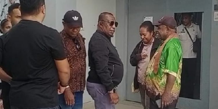 Penangguhan Dikabulkan, Tersangka Korupsi Setda Sorong Keluar dari Lapas