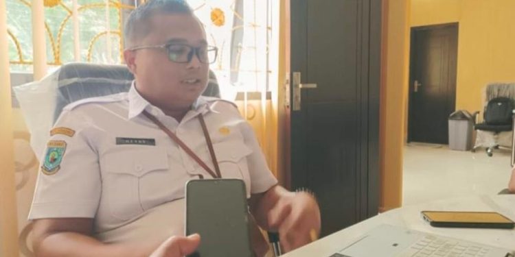 Kepala Disdikpora Teluk Bintuni Bantah Kekurangan Guru di Tuhiba