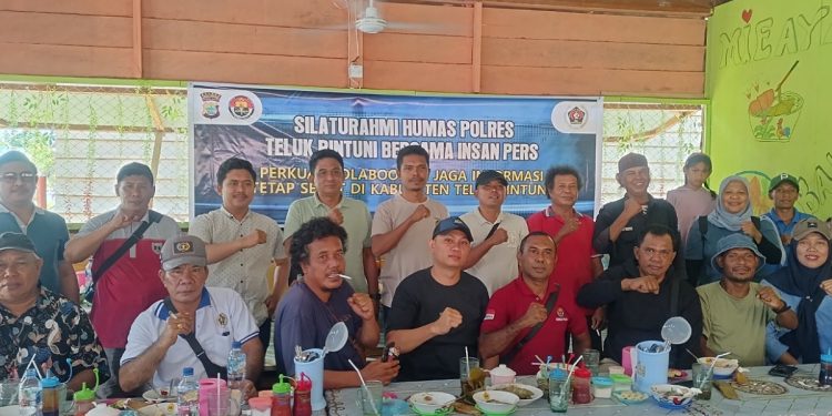 Perkuat Kolaborasi dan Keterbukaan Informasi, Humas Polres Teluk Bintuni Gelar Silaturahmi dengan Insan Pers